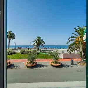 https://106-seafront-charm-casa-alice-across-the-beach.hotelitalianriviera.com
