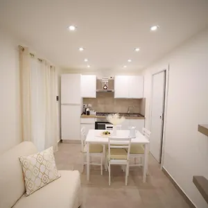 https://villa-fz-house.taorminaitalyhotels.com